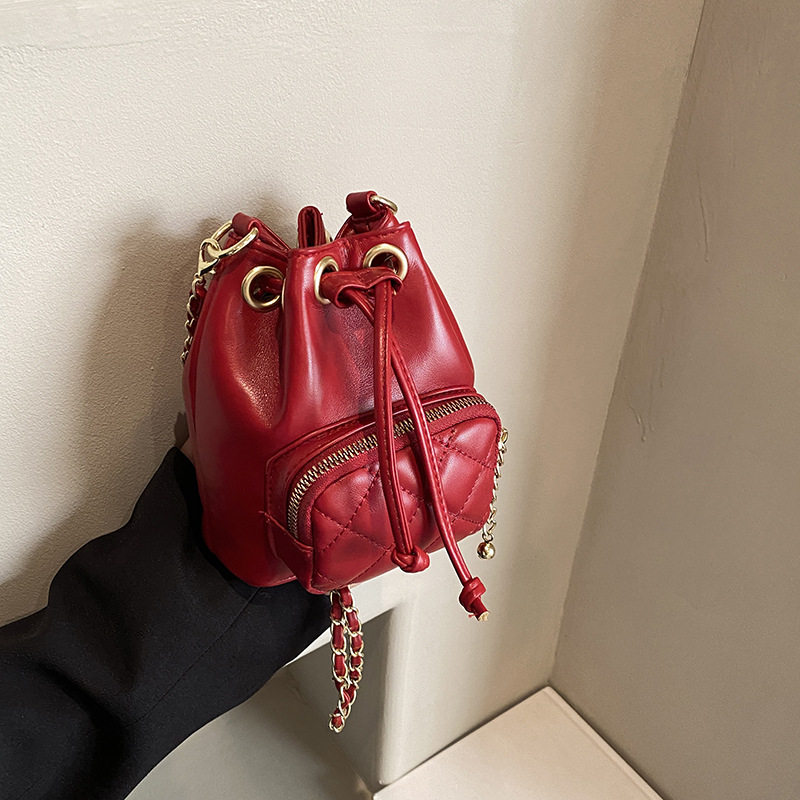 韩版时尚包包女2025新款菱格链条包简约单肩斜挎包水桶包