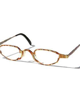 绝版现货 | Theo锈迹破坏 不规则纯钛小镜片眼镜架夸张个性设计师