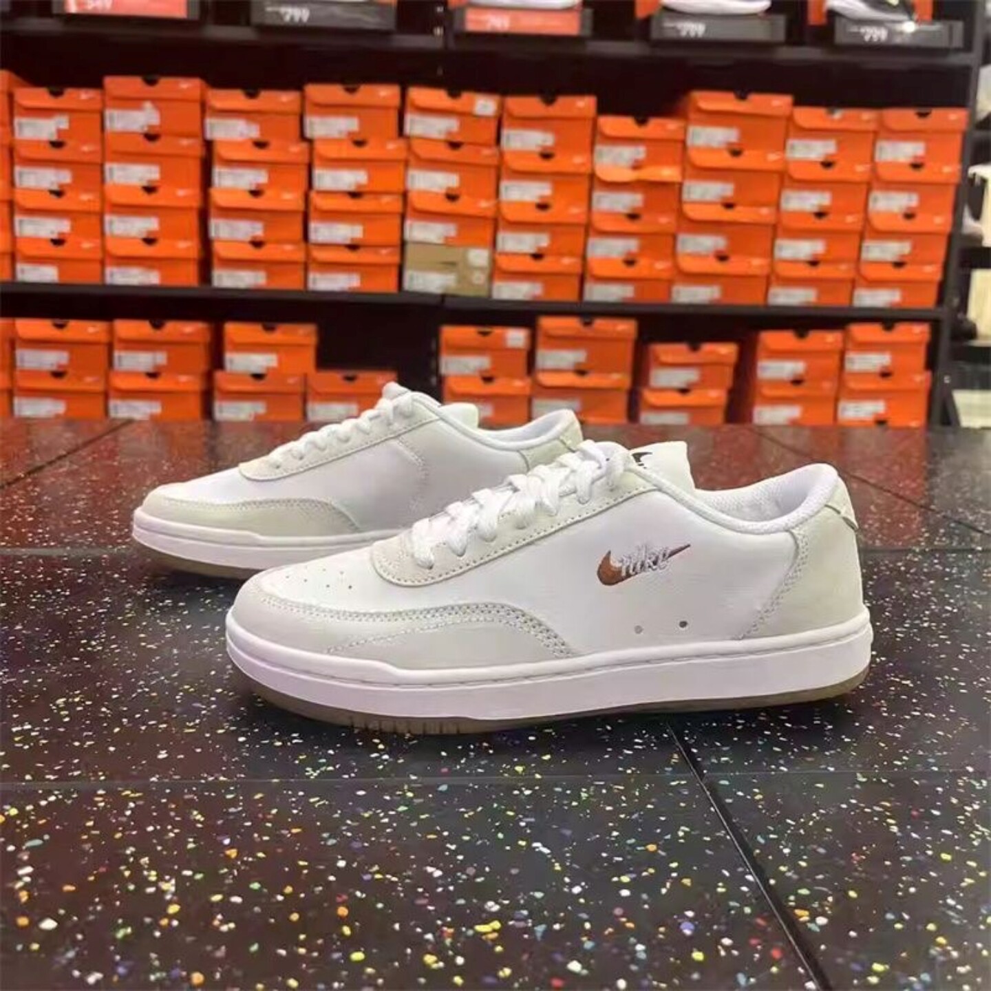 Nike耐克女鞋 Court Vintage低帮板鞋运动休闲小白鞋 CW1067-102