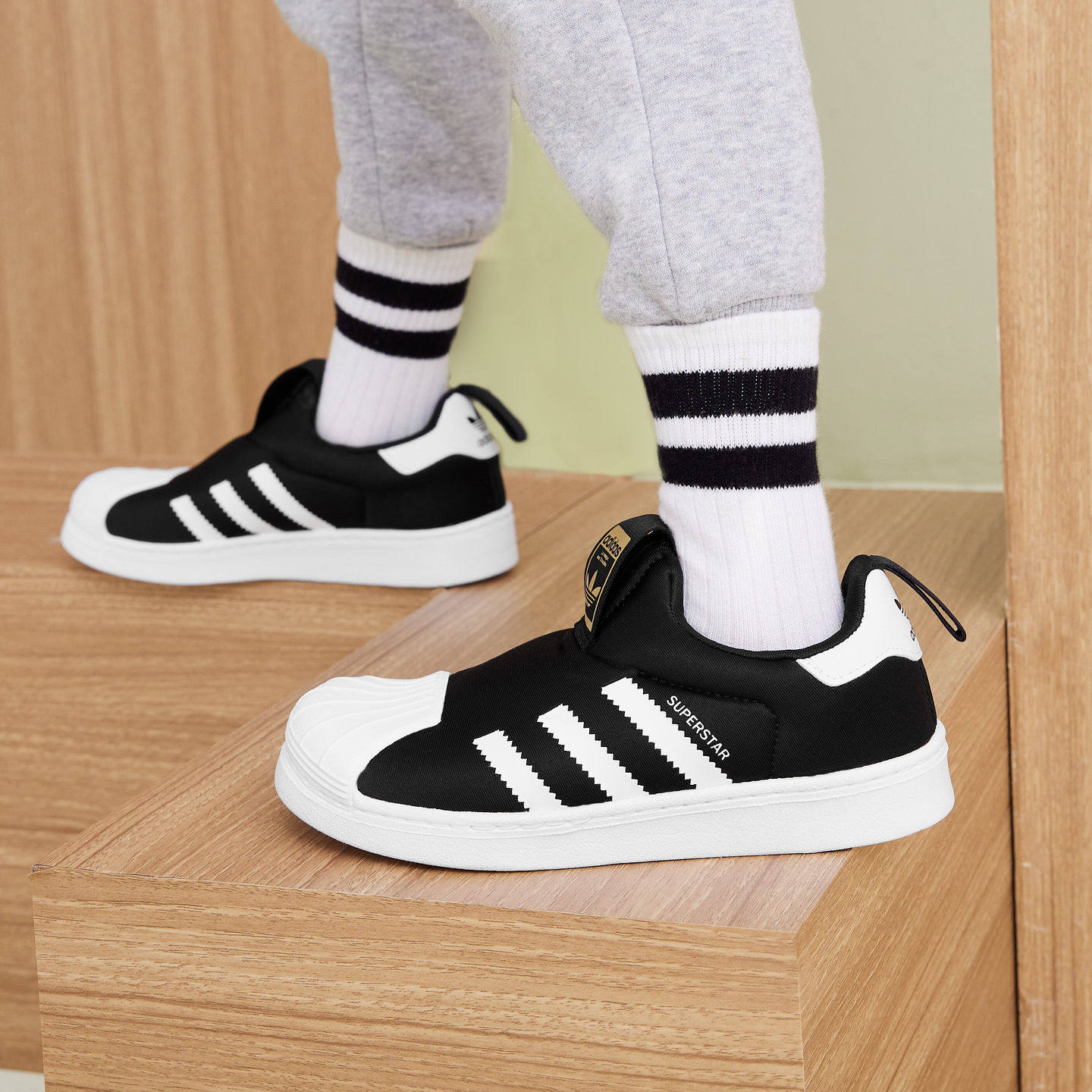Adidas/阿迪达斯四季通用耐磨