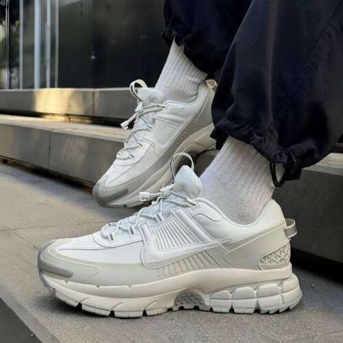 NIKE ZOOM VOMERO ROAM 耐克户外越野城市通勤跑步鞋 HV5951-100