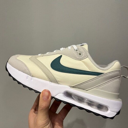耐克女子AirMax缓震透气跑鞋