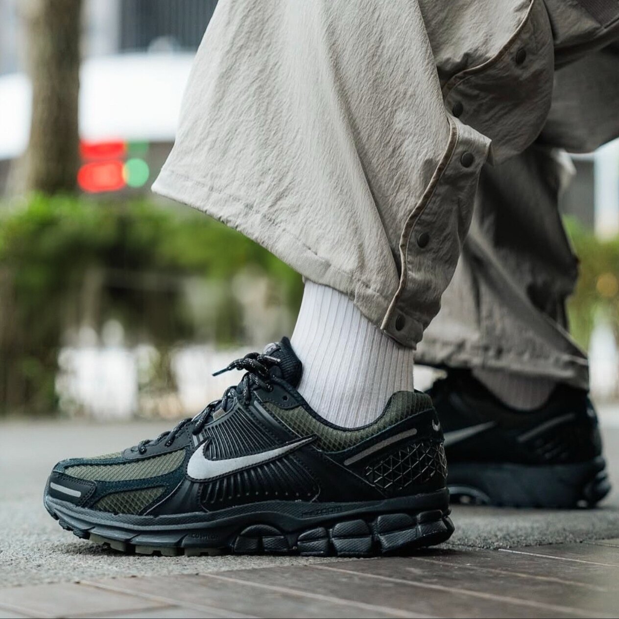 Nike耐克Zoom Vomero 5 黑绿色网面透气缓震复古跑步鞋HV2527-001