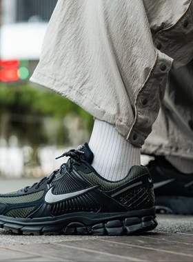 Nike耐克Zoom Vomero 5 黑绿色网面透气缓震复古跑步鞋HV2527-001