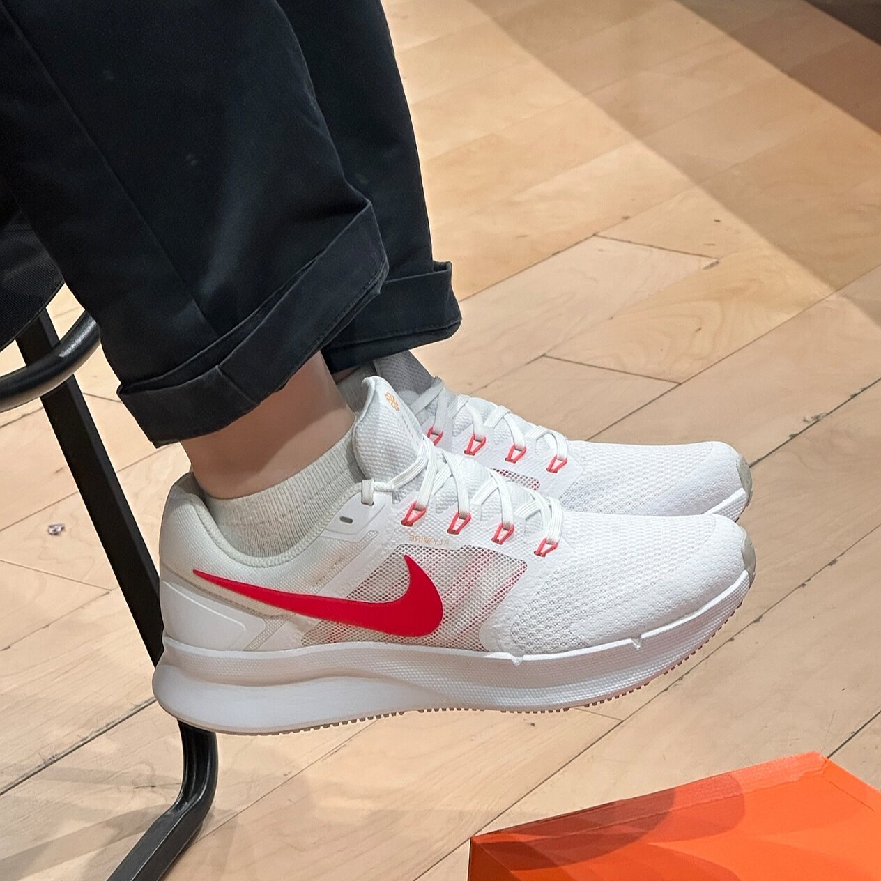 NIKE网面男鞋 RUN SWIFT 3 轻便透气跑步鞋 DR2695-101-010-105