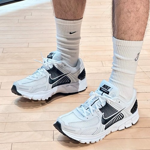 耐克男鞋ZoomVomero5跑步鞋