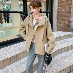 麦檬色大衣女秋冬2025新款高级小个子宽松短款连帽双面羊毛呢外套