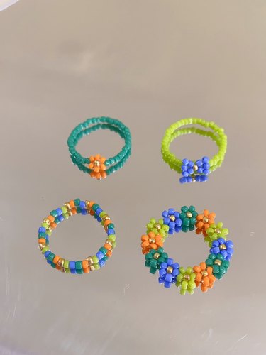 HUYA手作彩色糖果串珠戒指可爱少女撞色设计花朵小众编制手工戒指