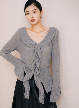 chris羊毛不规则花瓣荷叶边上衣修身显瘦高级设计感针织开衫女