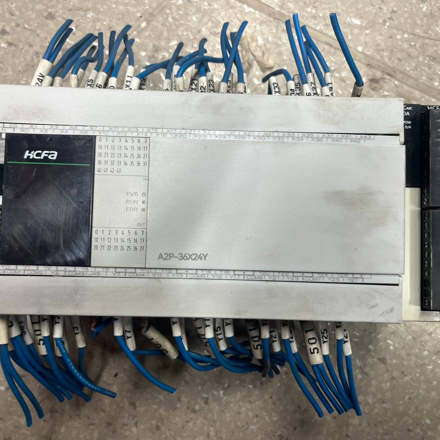 HCA2P-36X24YR-A一台,HCA8C-4DA一议价 维修!!!