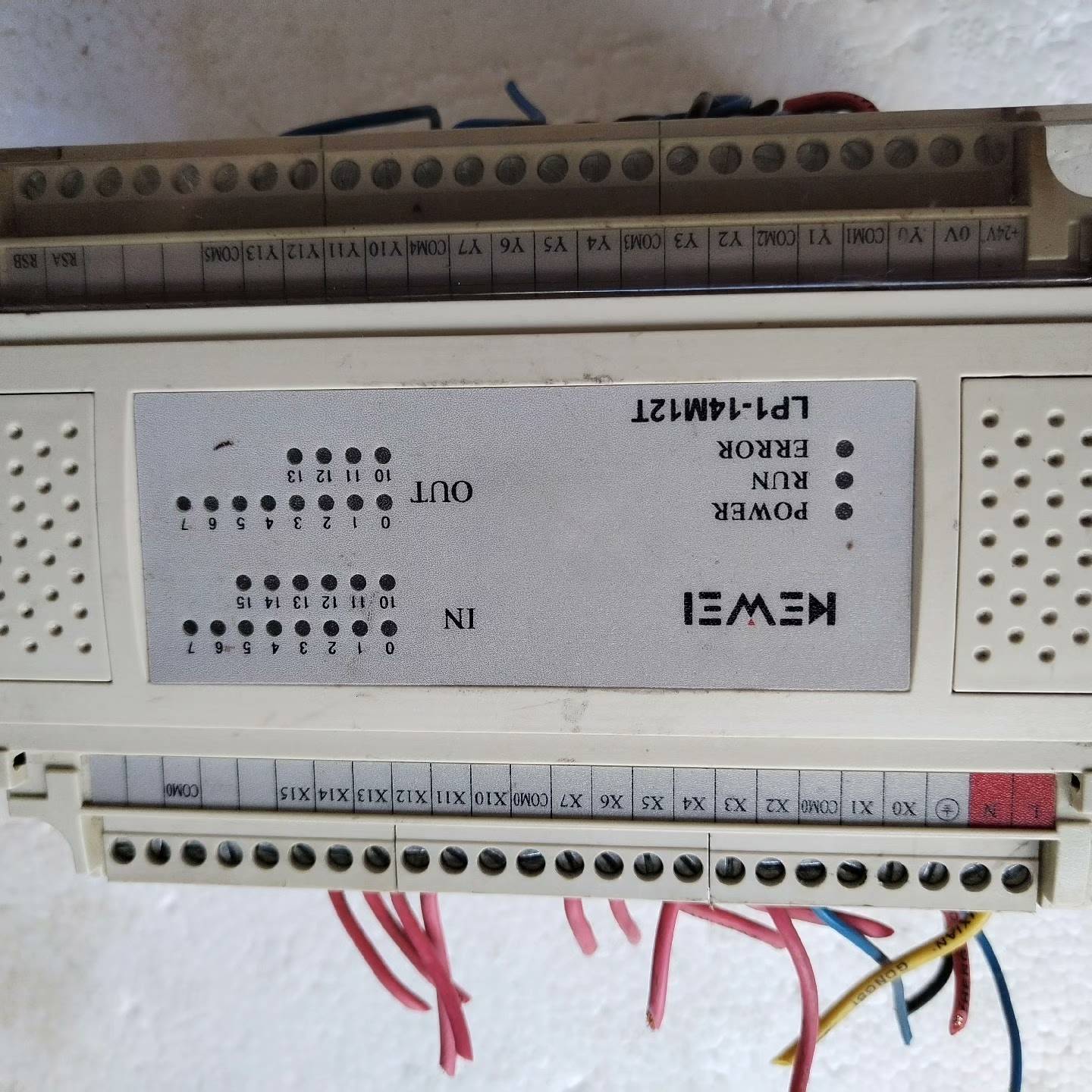 科崴 plc   LP1-14M12T，   成色如议价 维修！！！