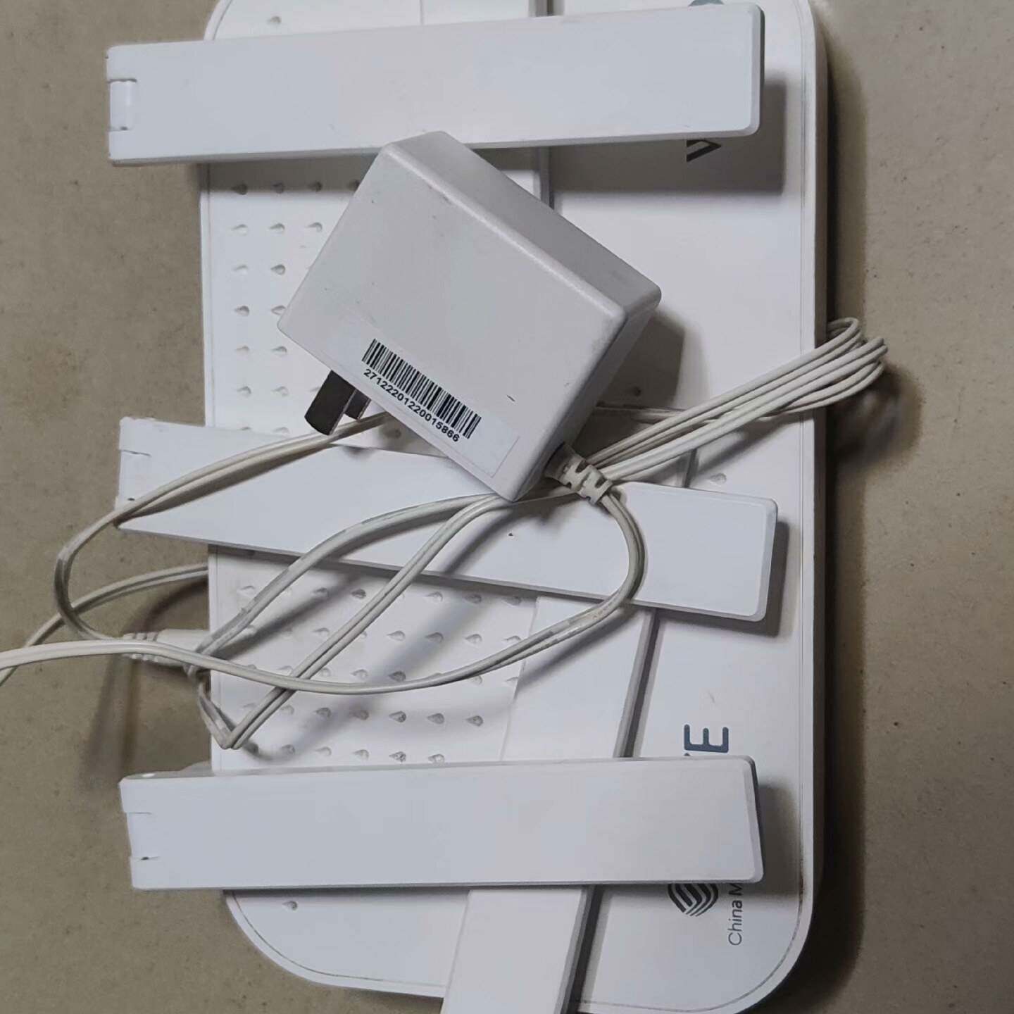 中兴路由器WiFi一6千兆， E2633议价 维修！！！