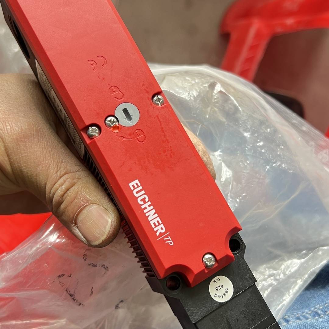 EUCHNER光电TP4-4141A024M，EN  609议价 维修！！！