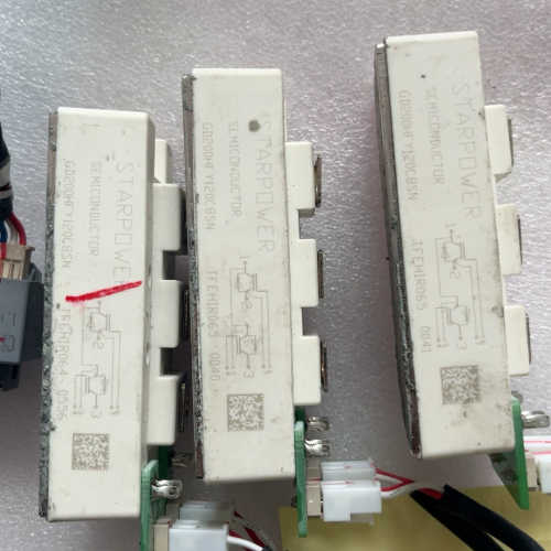 GD200HFY120C8SN模块，包好～议价议价也可维修