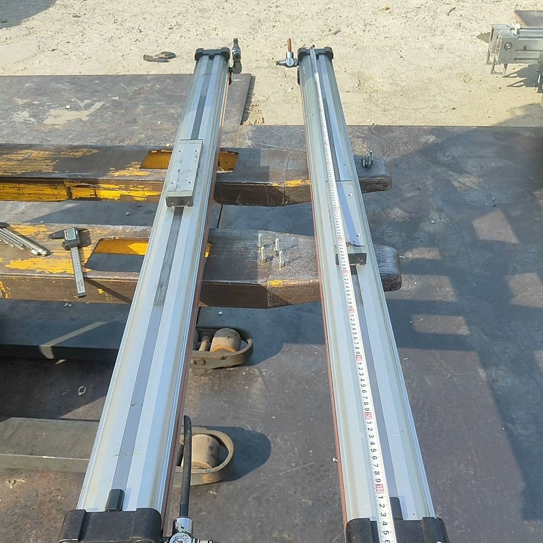 25.Parke无杆气缸  总长169cm 有议价 维修！！！