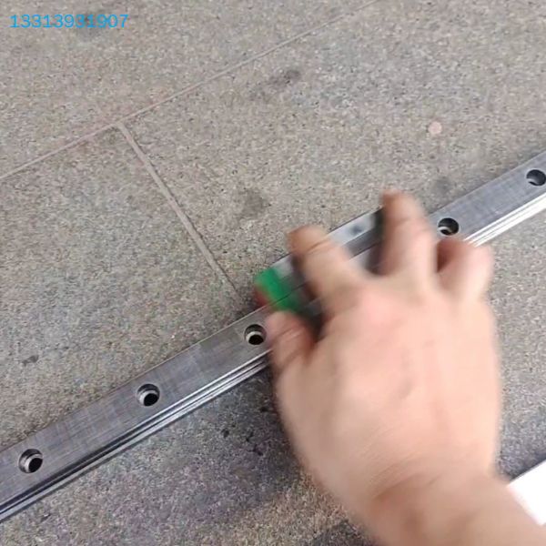 上银CGH25CA，手感好，仅此2条，两条价位600元，议价！！ 可维修