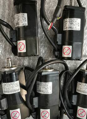 安川伺服电机SGME-01AFNT32 4台 8议价 维修！！！