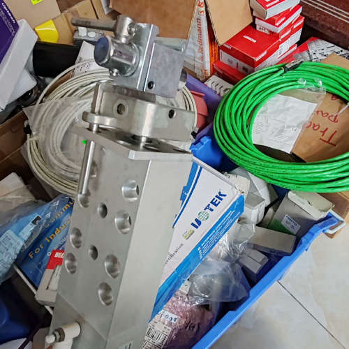 SMC气缸CQ2WB20-0030-CEM10504实物如图议价也可维修