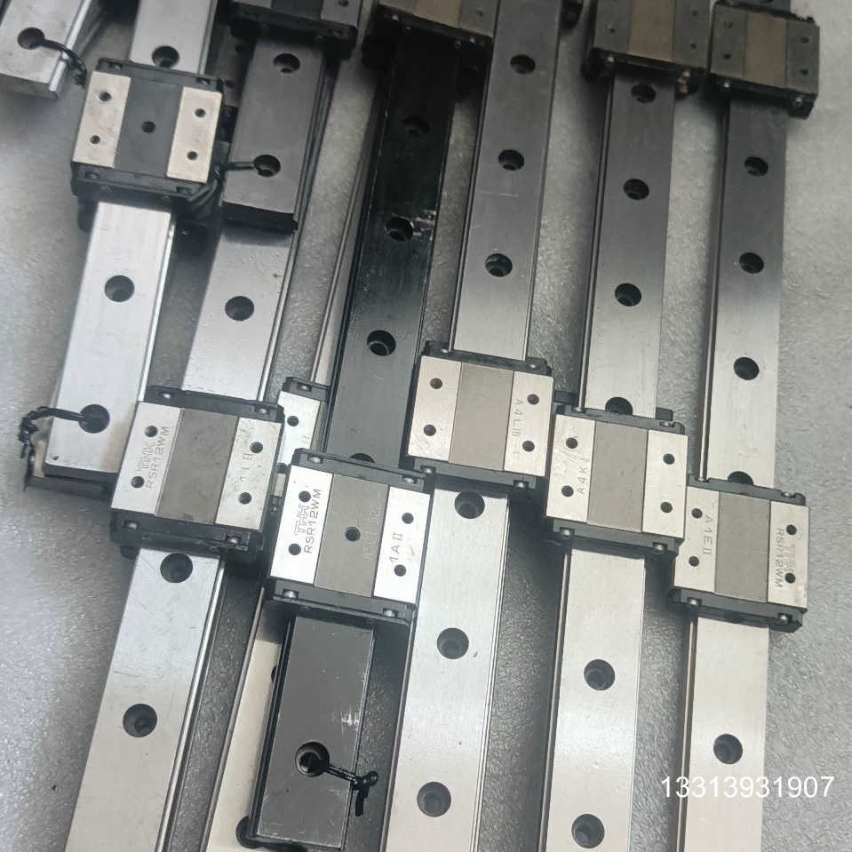 直线导轨THK RSR12WM，滑块安装孔距是28*15议价也可维修