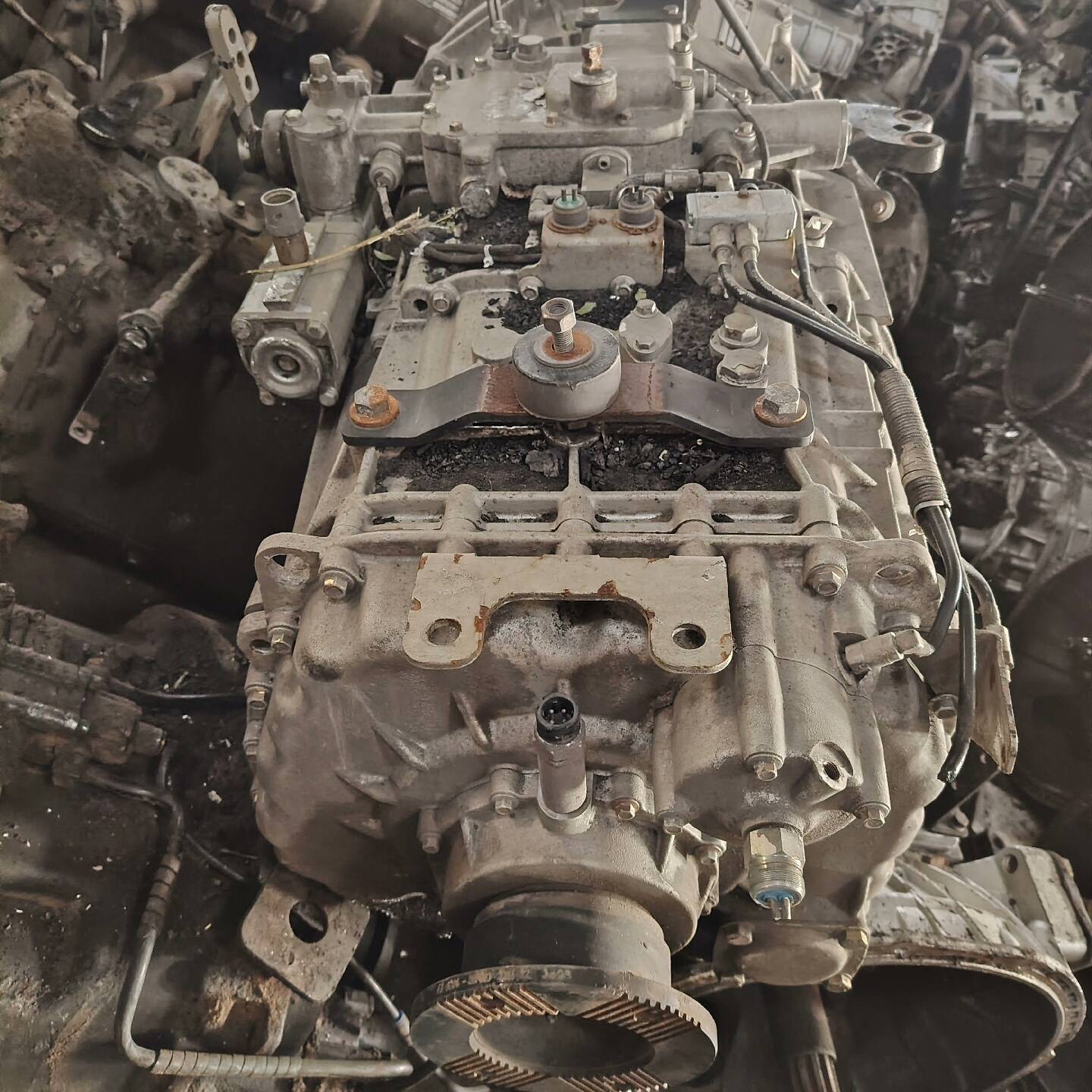 綦齿12TDS2410A变速箱议价 维修！！！