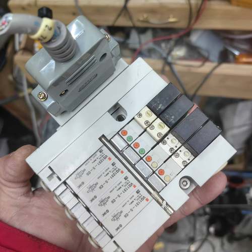 SMC VQ1131-5-C6 VQ1231-5-C6电磁阀议价 维修！！！