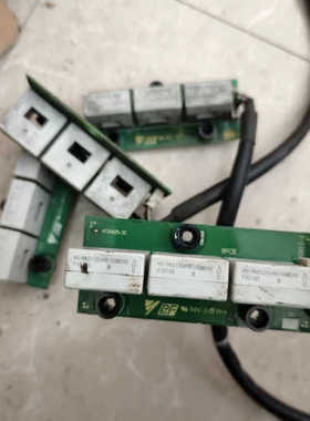 安川变频器HS-PKD103V4B15GWS2个，HS-议价也可维修