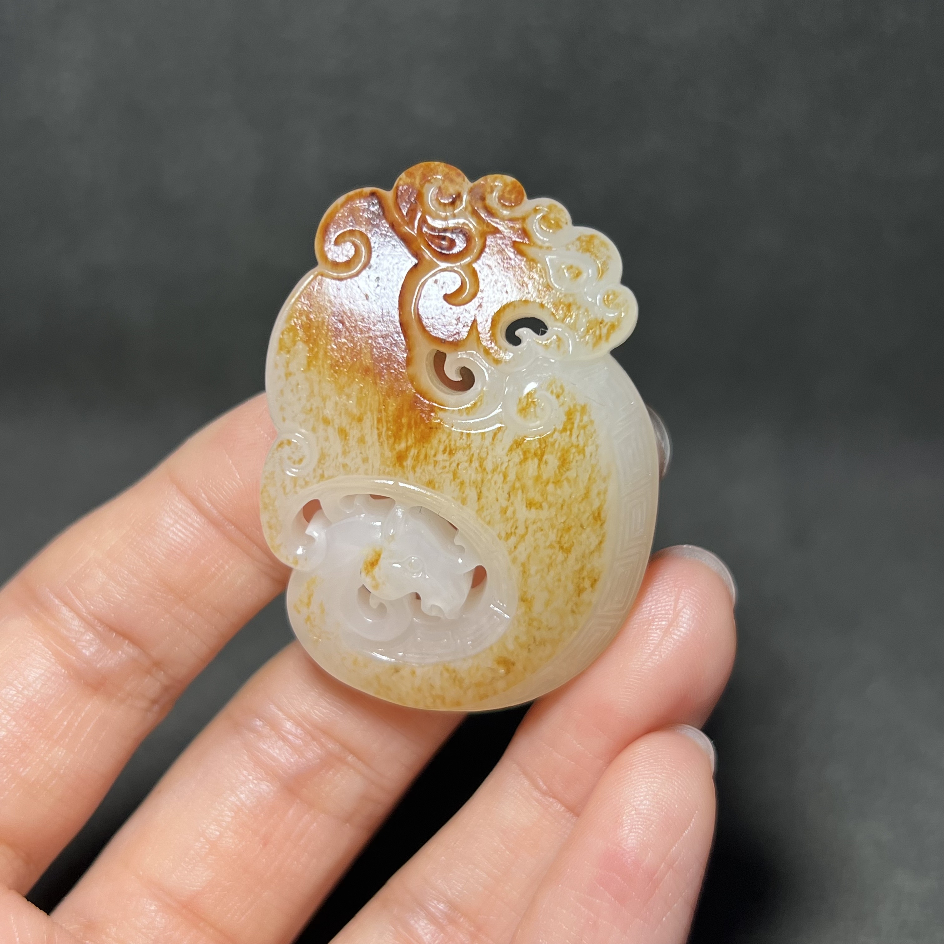 新疆和田玉白玉籽料龙马精神挂件苏工精品男女款精品玉坠玉佩吊坠