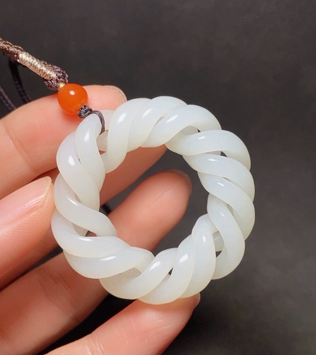 绞丝环 和田玉白玉籽料挂件吊坠毛衣链 玉佩 精品 原皮时来运转