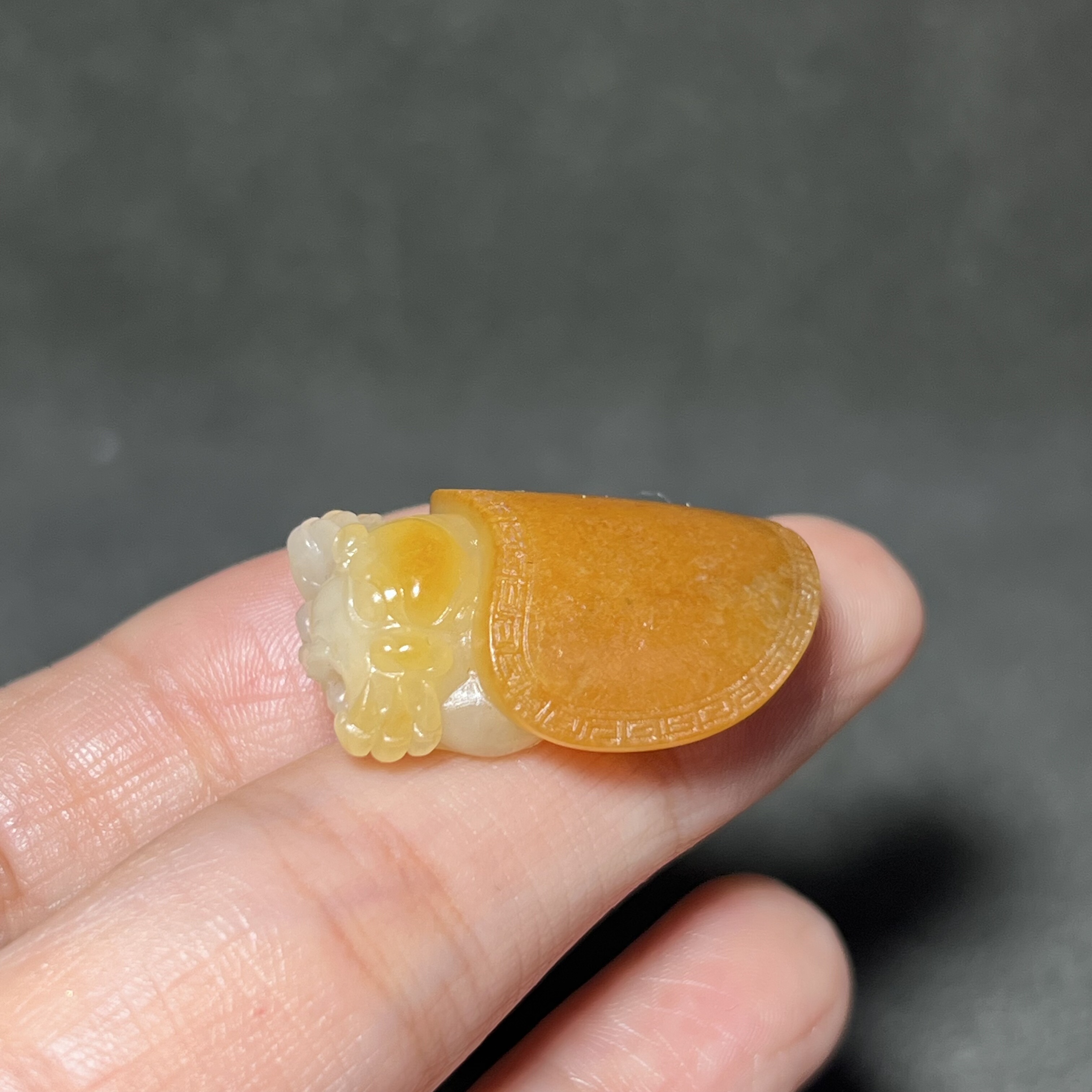 新疆和田玉黄沁籽料龙龟吊坠苏工精品男女款玉器挂件玉佩龙龟