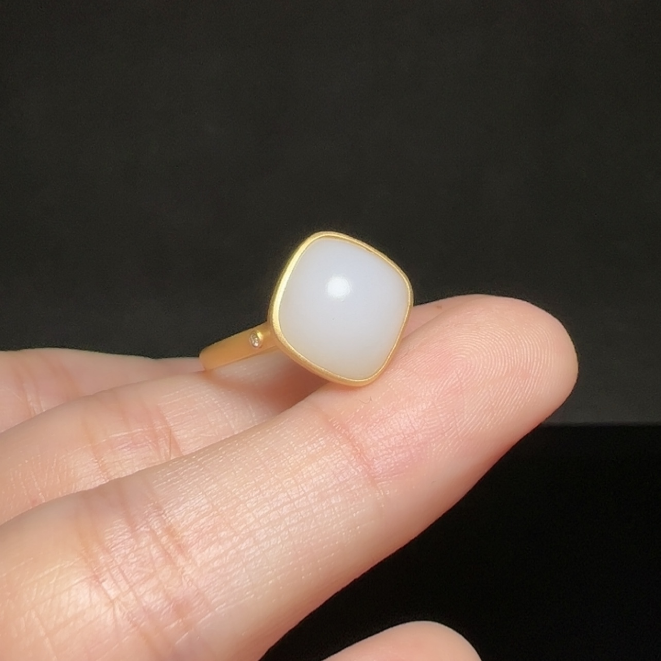 新疆和田玉白玉籽料戒指指环18K金镶嵌女款精品玉戒指17mm