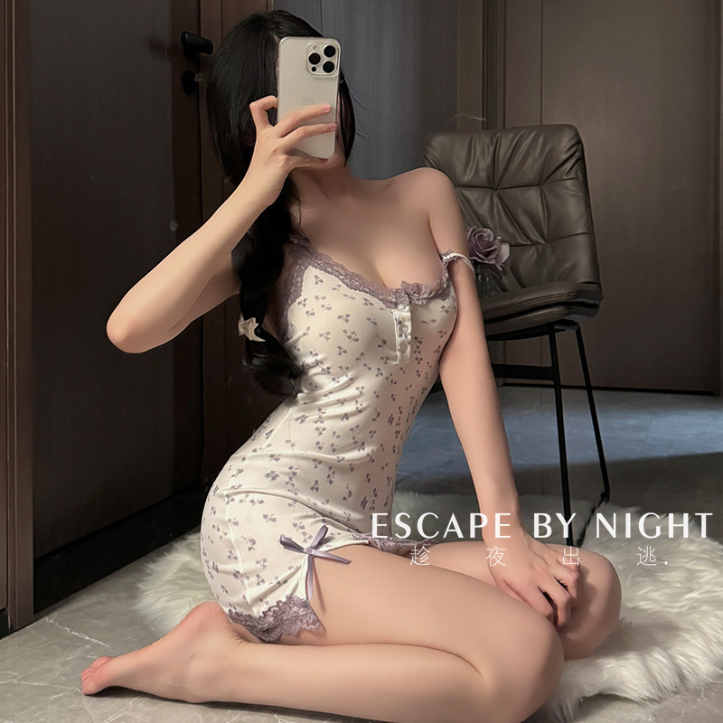 纯欲碎花居家小胸吊带睡裙