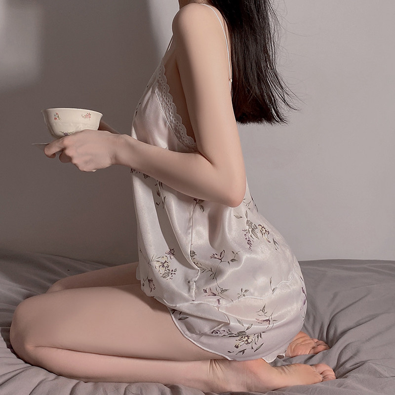 晚安哥哥~春夏女士睡衣清新碎花吊带V领两件套甜美家居服趁夜出逃