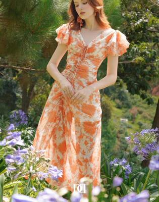 郁可唯同款 越南小众度假风荷叶边碎花V领高腰连衣裙GJL10060679