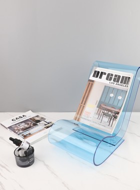 现代简约亚克力摇椅杂志