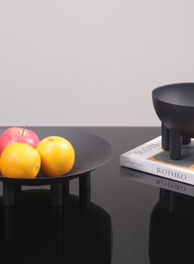 花瓶侘寂风民宿度假黑色高脚圆形