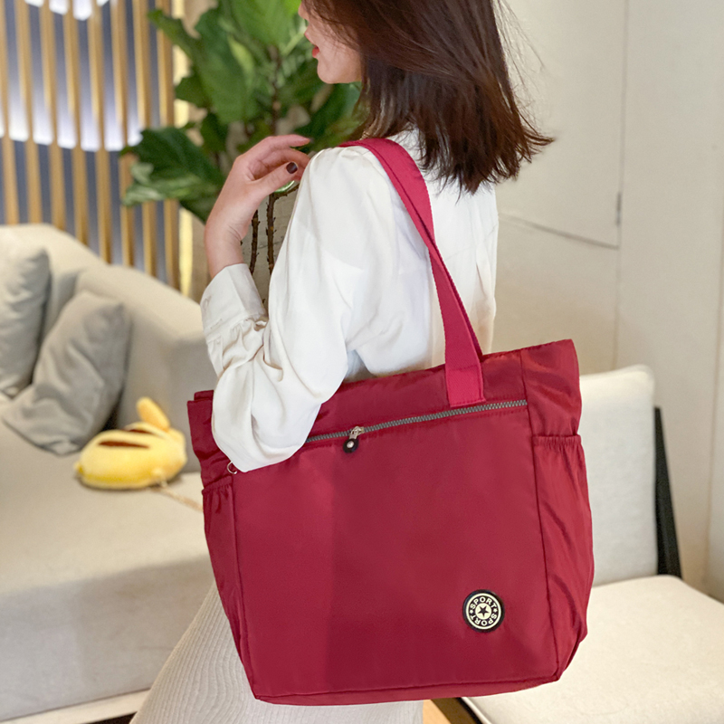 大容量购物袋新款潮简约轻便防水牛津尼龙布单肩包女手提包旅游包