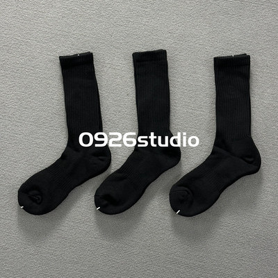 纯白纯黑绅士毛圈中筒袜