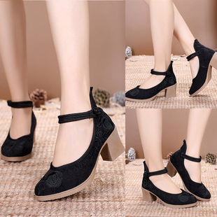 夏配旗袍的鞋子百搭女复古中国风老北京古风汉服鞋高跟绣花布鞋茶