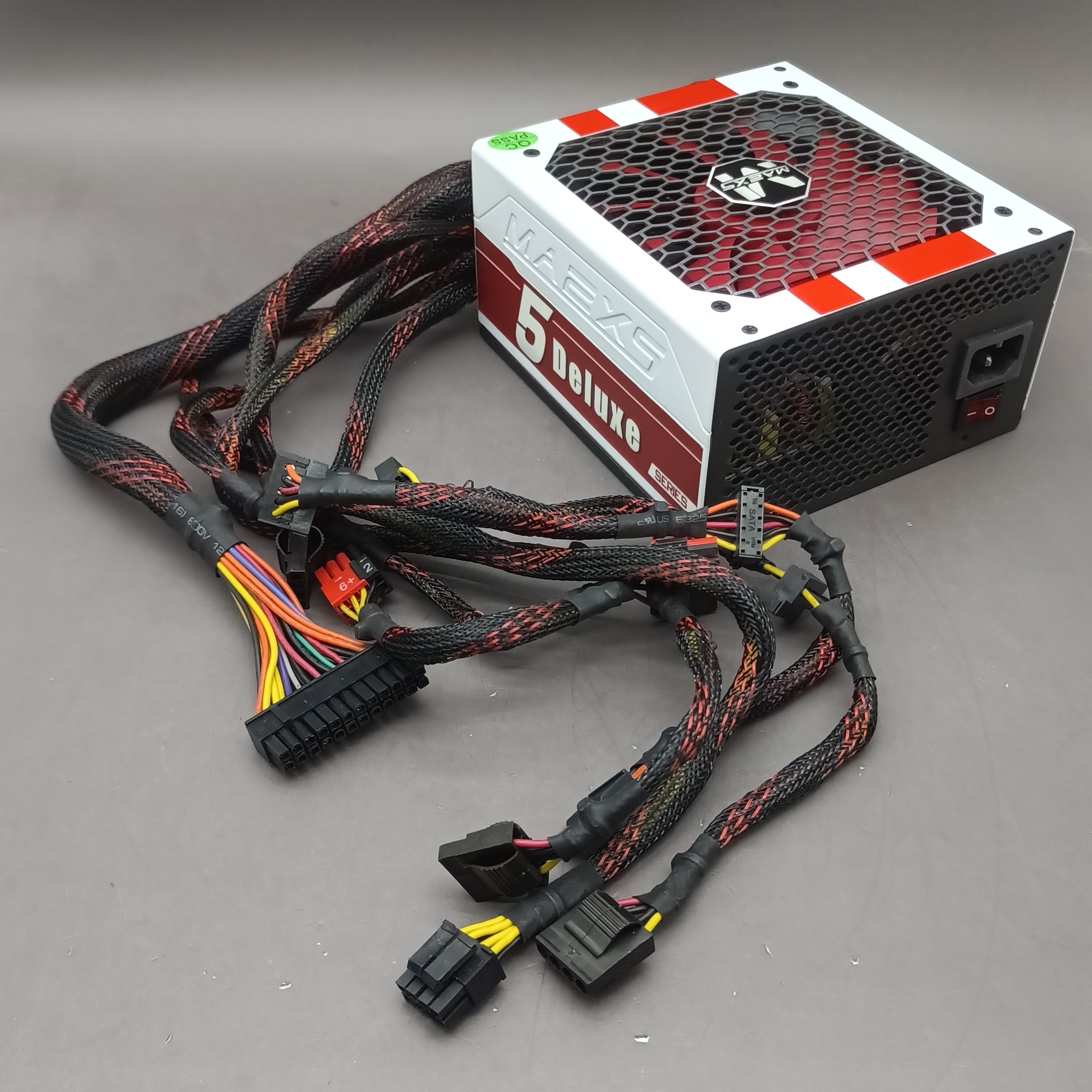 原装ATX600W电脑电源YL-600G 带80PLUS 宽幅电压 显卡双8P 铜牌