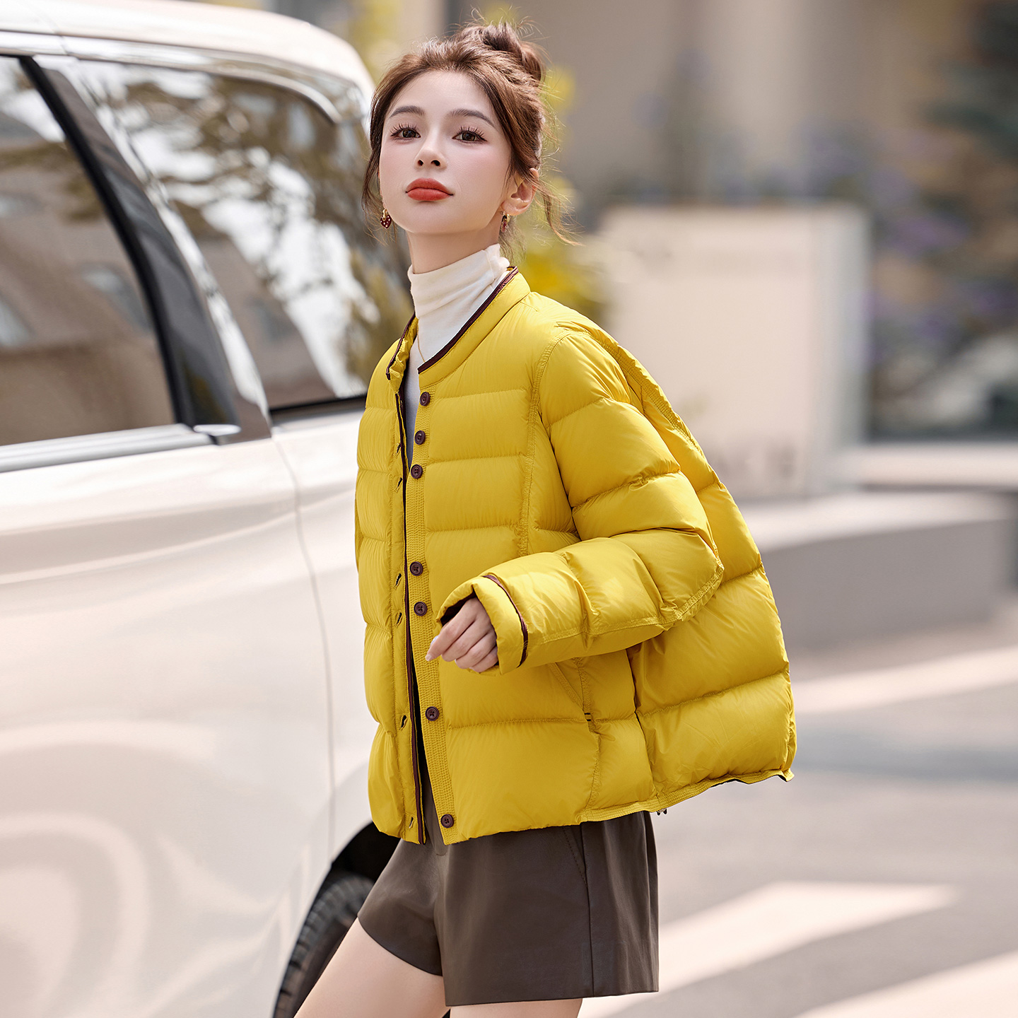 轻薄羽绒服女短款2025冬季爆款