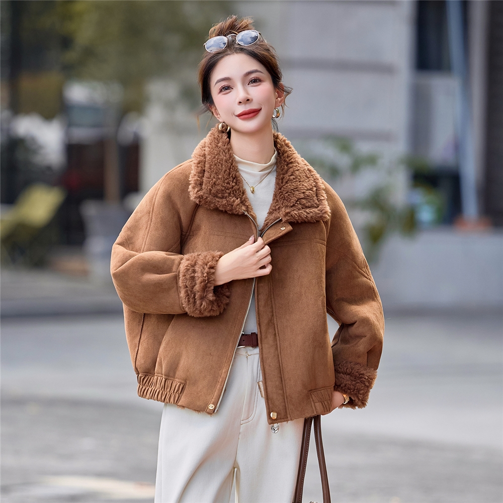 皮毛一体羊羔毛外套女冬季