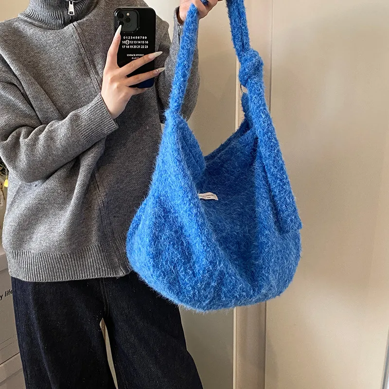 单肩包小众复古毛绒斜挎包秋冬款大容量通勤休闲时尚托特包女