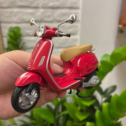 New Spring Vespa Vera150 Scooter Simulation Motorcycle Model Collection Ornament Birthday Gift