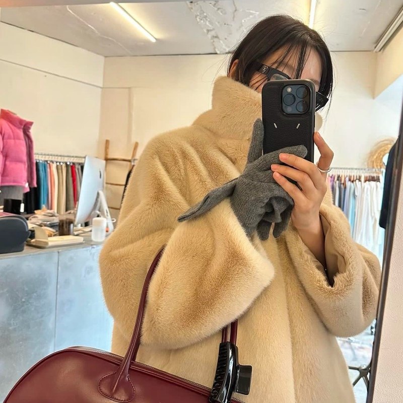 form韩国东大门代购2more than yesterday毛毛翻领温暖外套