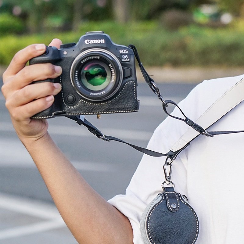 适用佳能R5 R6真皮底座R6三代相机包皮套R62半套相机包防撞保护壳