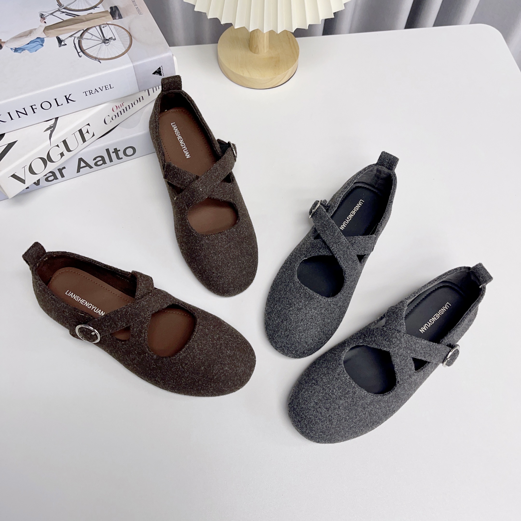 2025秋季新款法式毛呢休闲玛丽珍