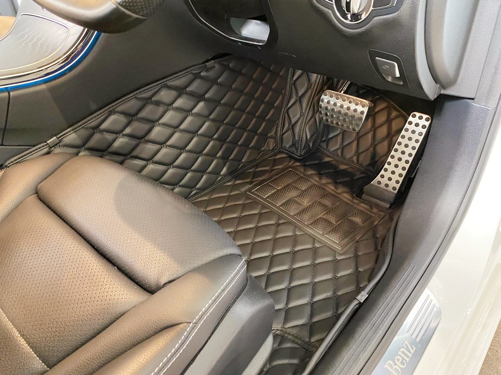 香港脚垫modelY右軚特斯拉