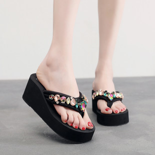 沙滩轻便舒适 厚底水钻人字拖女软底防滑夹脚凉拖坡跟海边度假拖鞋