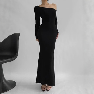 纯欲紧身斜肩长款鱼尾连衣裙女初秋新款性感露肩长袖紧身包臀长裙