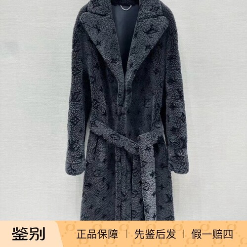 LV 路易威登 浮雕老花皮草大衣外套  超级纵横单品